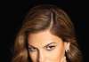 Eva Mendes împărtășește sfaturi care îi mențin look-ul atât de strălucitor!