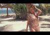 Anna Lesko – Sola en la playa