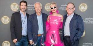 Un nou record pentru Katy Perry, cu 3 discuri de diamant